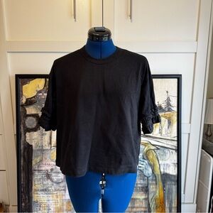 Loose cropped black tshirt